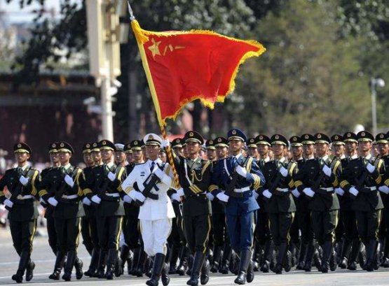 国防法是根据( )制定的一部综合性的调整和规范国防与武装力量建设的基本法律。