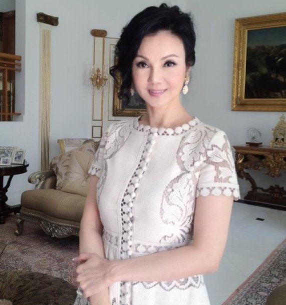 与林建岳离婚25年，谢玲玲为何会感谢婆婆呢？