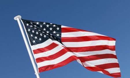 美国的建制派、茶党、传统保守派有什么分别？