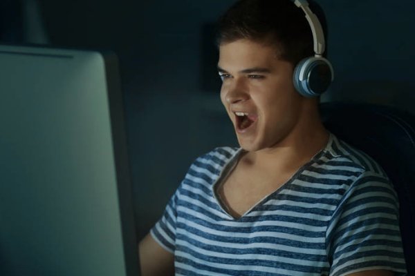 有什么好玩的电脑游戏？求推荐