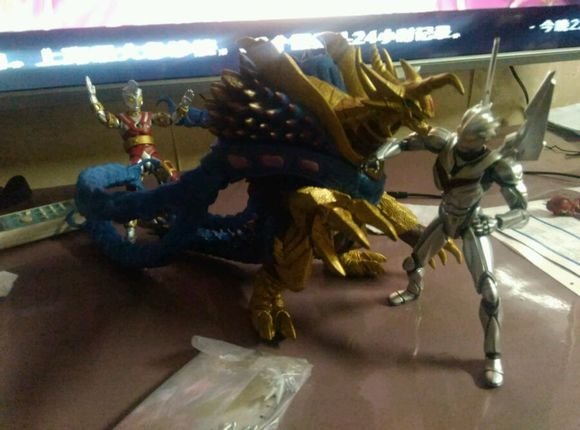 究极超兽奥特杀手萨乌鲁斯的介绍