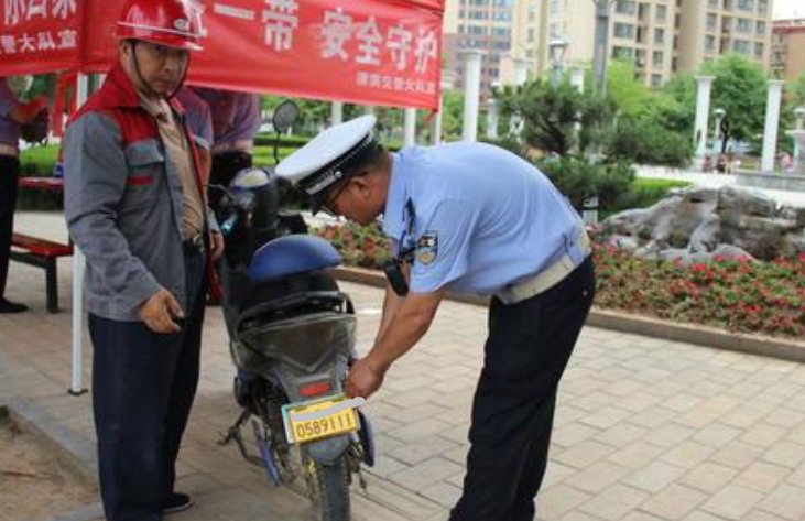 陕西公安交警电动车挂牌预约平台电与服务电话是多少？