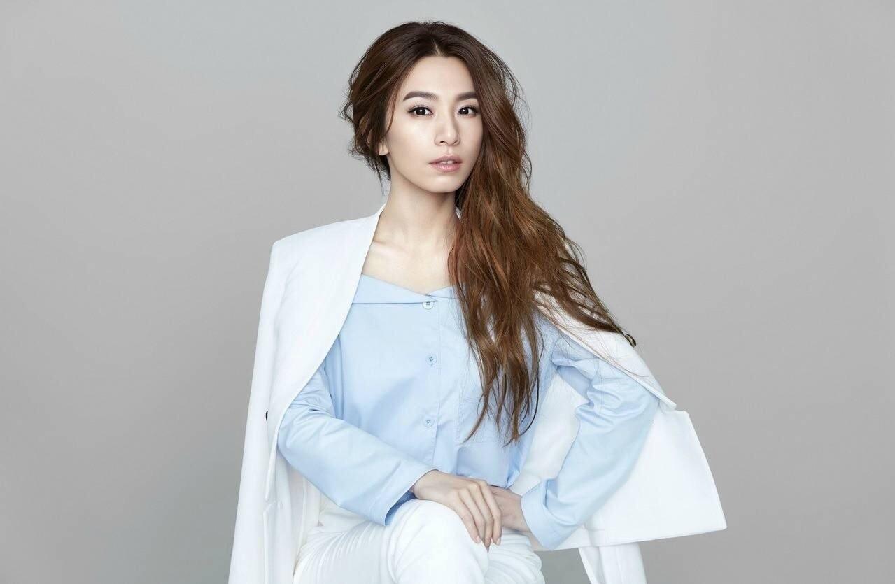 求一首歌 歌词：原来你是我最想留住的幸运