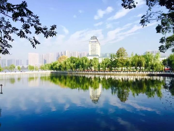 中南民族大学怎么样啊？