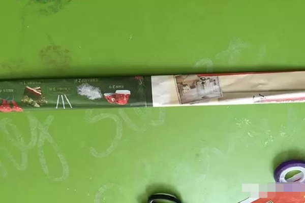 怎样制作小女孩的环保衣