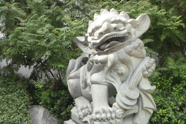 古代宫殿大门前成对的石狮，一般是雌还是雄？