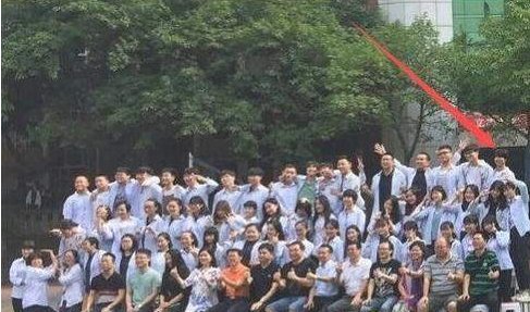 王俊凯高中是在哪个学校毕业的？