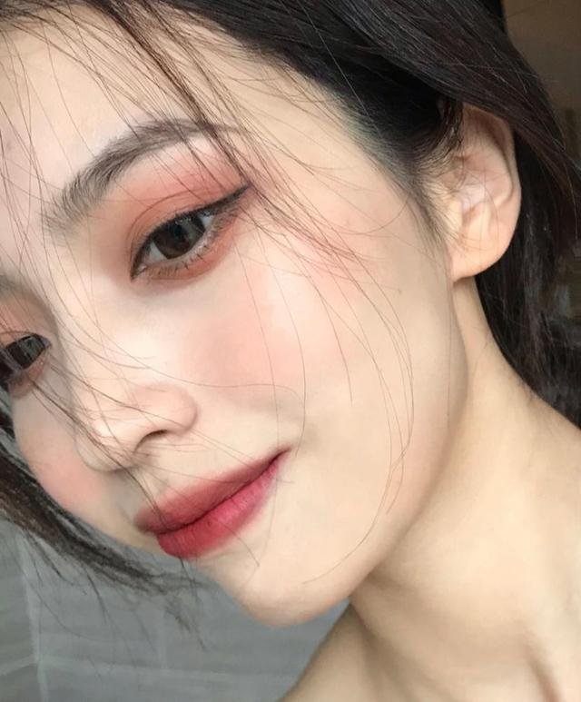 纪梵希口红小羊皮306和红丝绒N37哪个好?