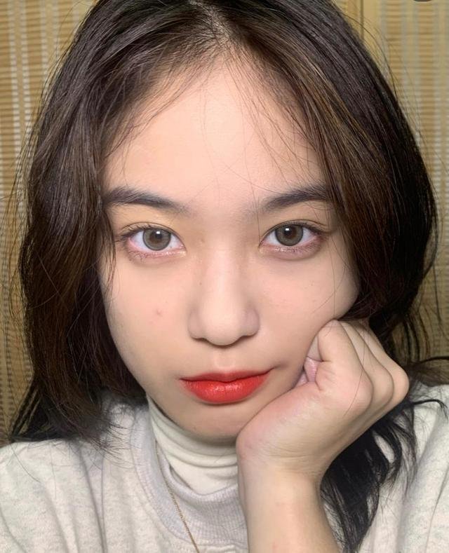 纪梵希口红小羊皮306和红丝绒N37哪个好?