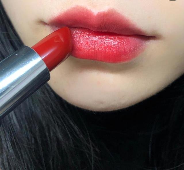 纪梵希口红小羊皮306和红丝绒N37哪个好?