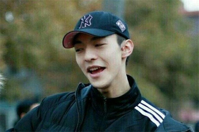 ONER成员卜凡解约坤音娱乐，从出道一带四，到现在出走，他经历了什么？