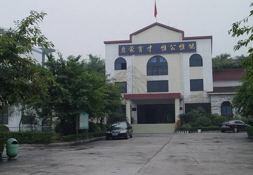 王俊凯高中是在哪个学校毕业的？