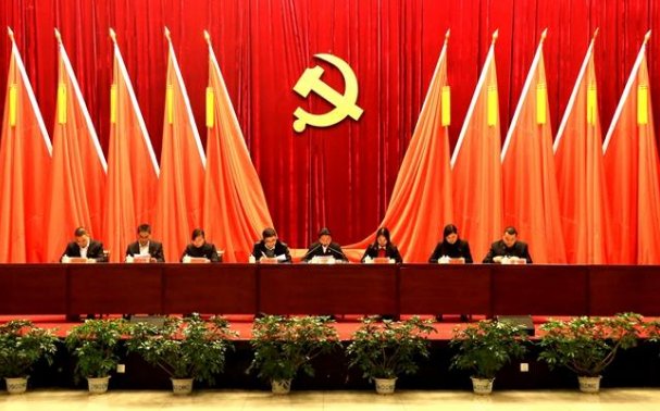 坚持党的领导,核心是坚持党的什么？