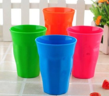 塑料杯子,PP材质的好一些还是PC材质的好一些呢？为什么啊？