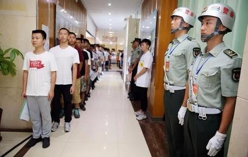 军检的视力要求是多少？