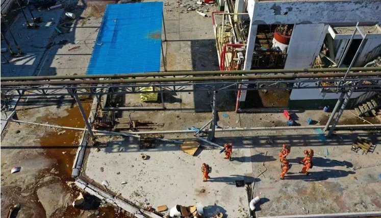 江苏响水爆炸案近日开审,引起爆炸的直接原因是什么?