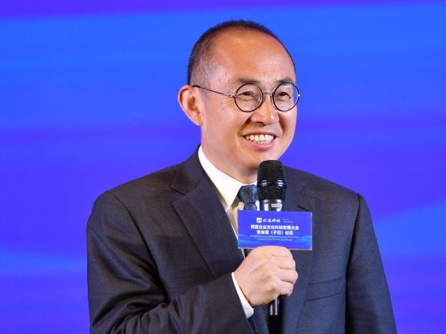 宋丹丹是潘石屹的第几任妻子