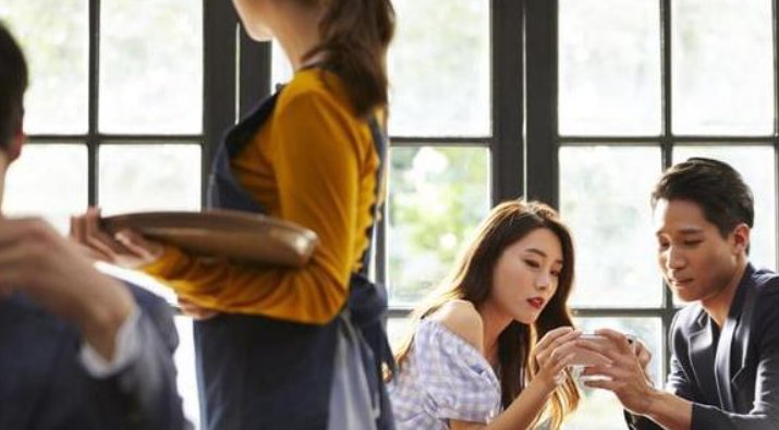 广东男子到朋友家吃饭，多次与朋友妻子发生关系，法院是如何判决此案的