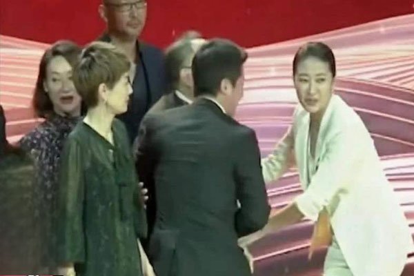 马伊琍和管虎有一子 怪不得出轨原谅文章