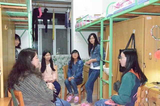 女寝关系能有多僵硬 大学女生寝室关系很恶心勾心斗角