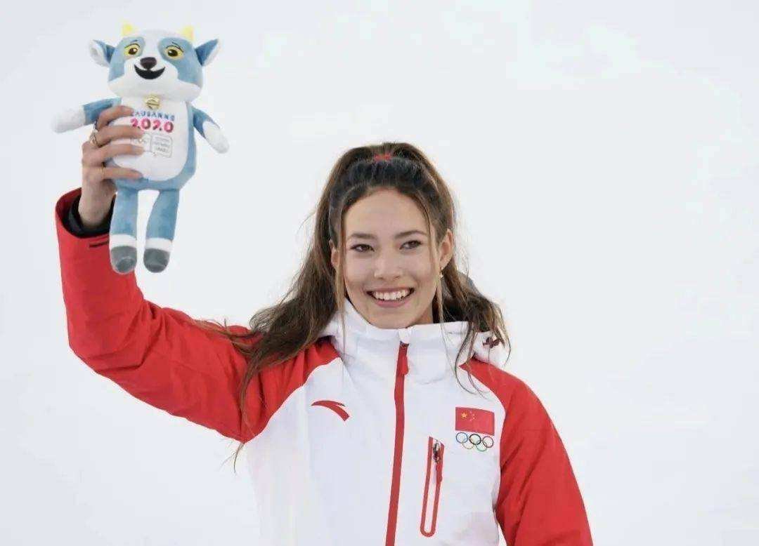 谷爱凌曾拍性感大片，她的时尚感有多强？