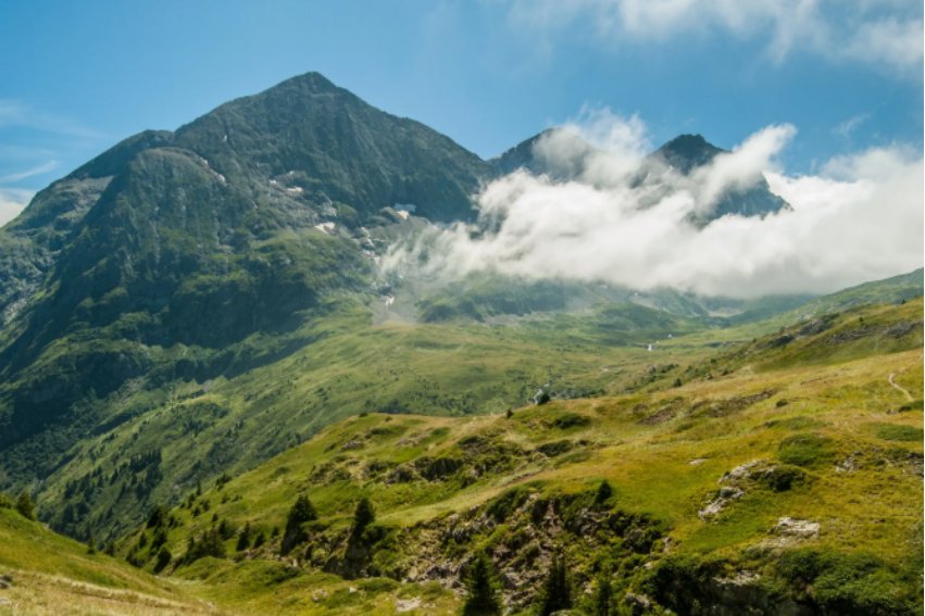 远山不见我而我见远山的全文是什么？