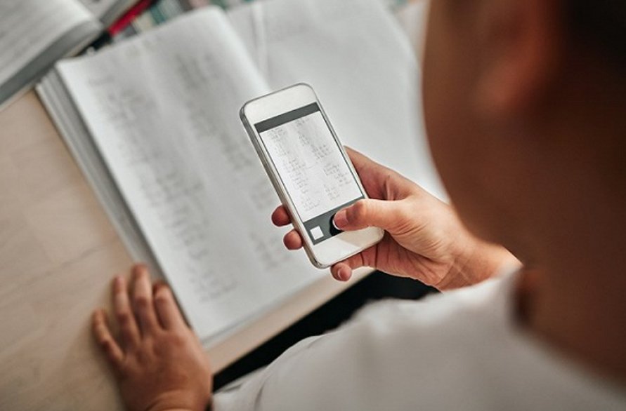 关于在手机使用中保密要求不正确的是( )。