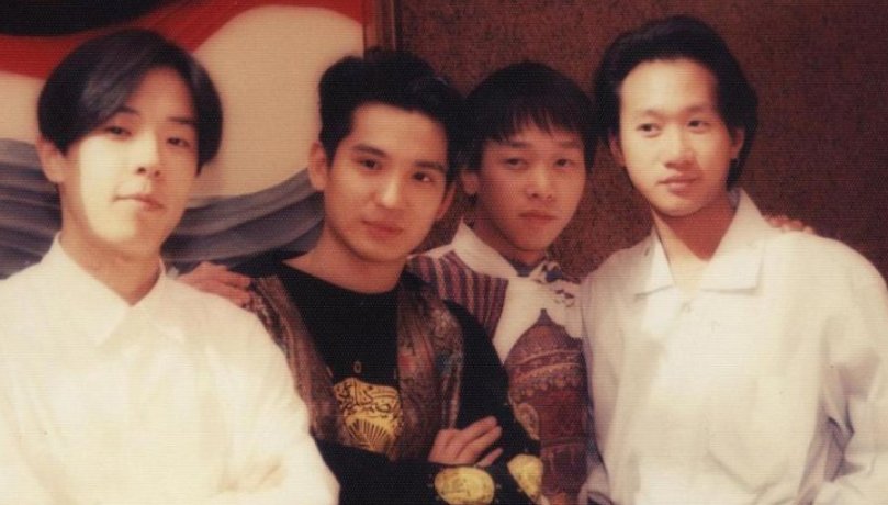 歌词，那双眼动人，笑声更迷人，是什么歌