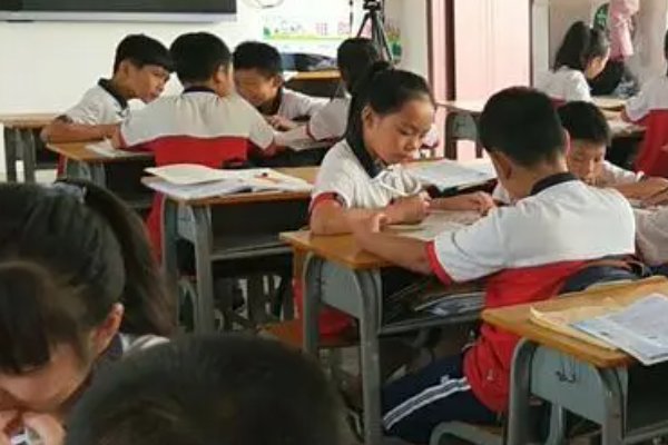 掉以轻心打一准确动物