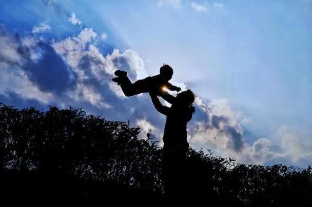 日本哺乳期的牛奶叫什么？