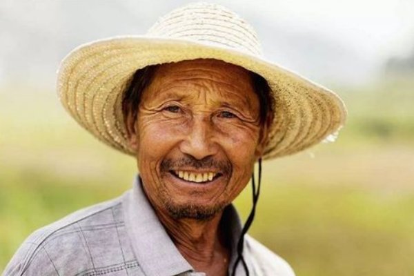 某村寨家家都有毒瘾表明什么因素