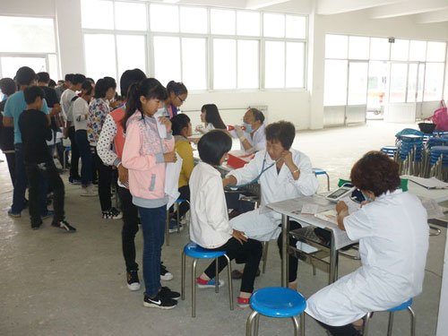 河北辛集一小学有13名学生感染,他们是如何被感染的?