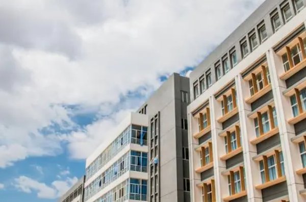 昆明商学院学费多少