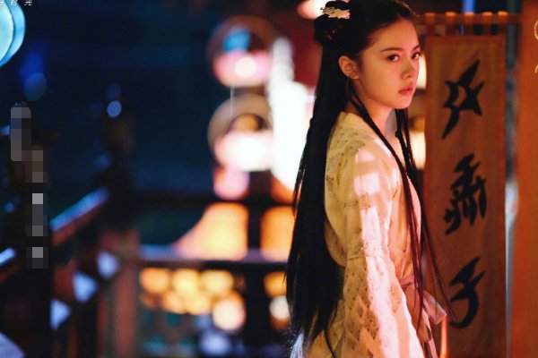 玲珑的母亲是什么身份？