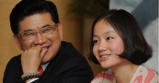 曹可凡的老婆是干什么的