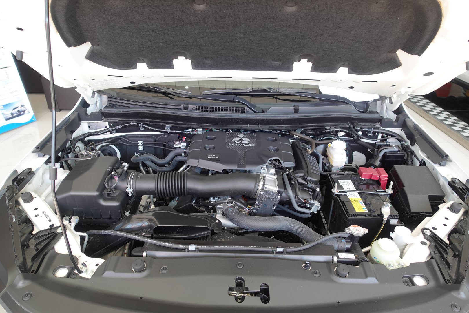 西安本地到店实拍：不到30万最硬派的越野车-三菱帕杰罗·劲畅