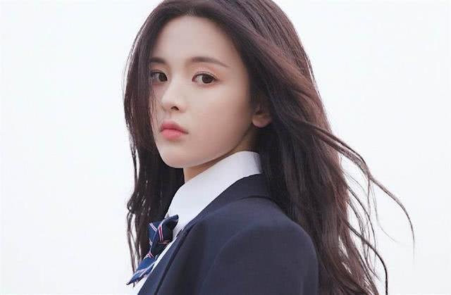 杨超越送给了孙俪披荆斩棘四件套，杨超越为何这么做？