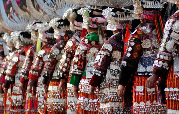 黑苗族和白苗族有什么区别？