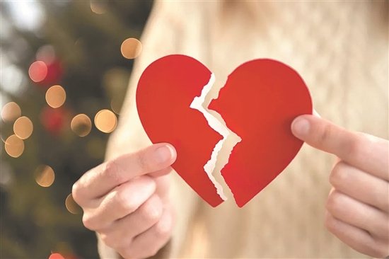 刚确定男女朋友关系女友就提出分手，该怎么做？