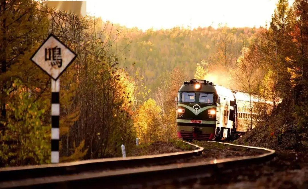 大秦线火车脱线前司机跳车受轻伤,两列火车相撞是否是属于生产责任事故?