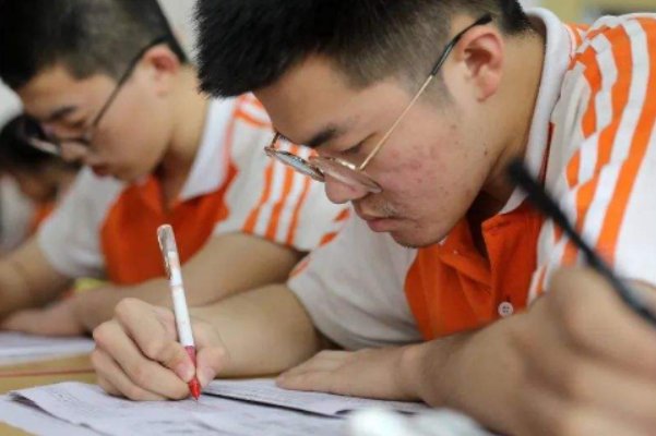 高考考完会公布答案吗