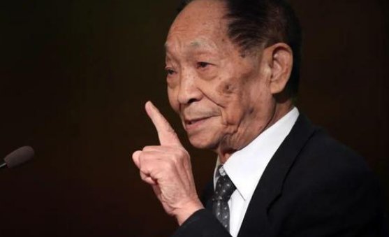 袁隆平一生介绍30字