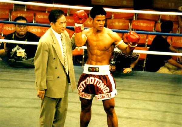 育狄差的个人简介