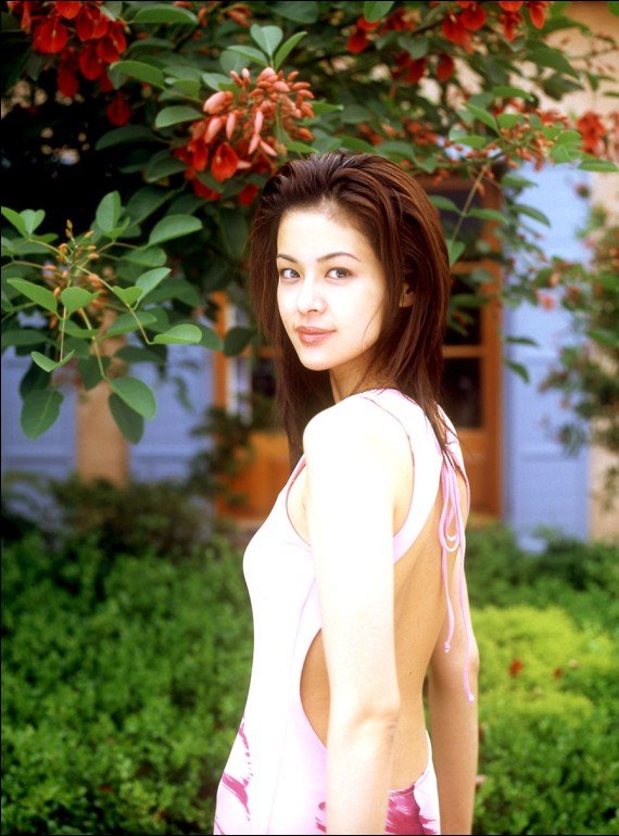 川岛令美的介绍