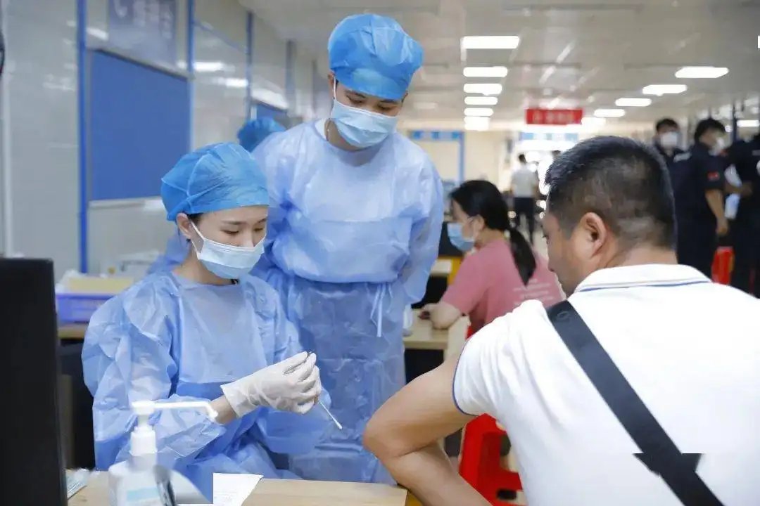 上海感染者超40万，医院和医生会经历些什么呢？