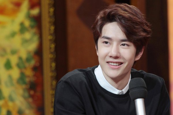 曾宝仪上《天天向上》狂夸王一博，娱乐圈的明星究竟有多现实？