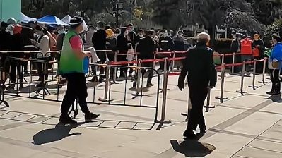上海一小区解封居民春游式购物，这一画面遭到了网友怎样的调侃？