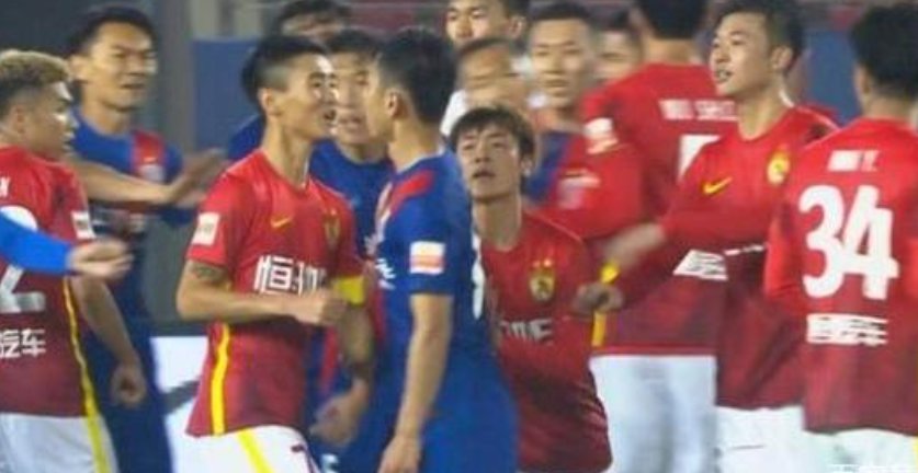 广州队与申花在赛后发生冲突，当时的具体情况是怎样的？