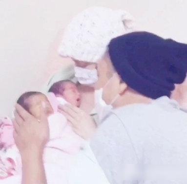 黑人弃婴的事件过程