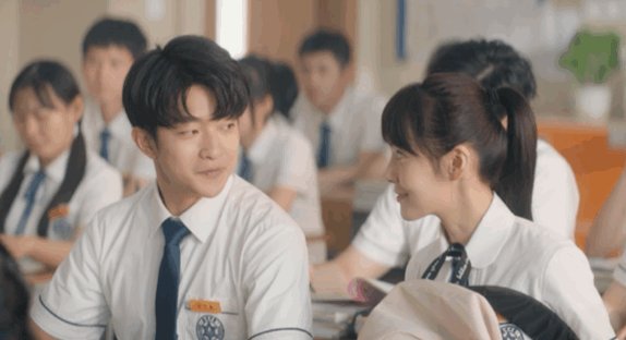 暗恋天花板是谁